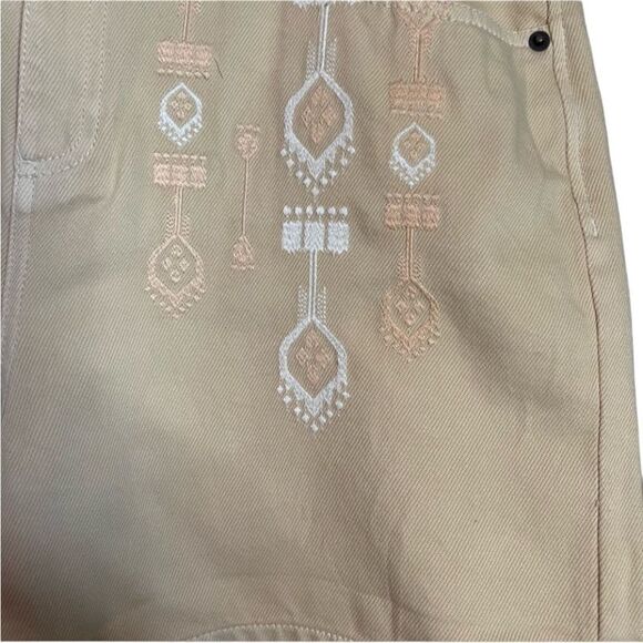 NWT! INC luxe shorts with embroidery - Picture 11 of 14